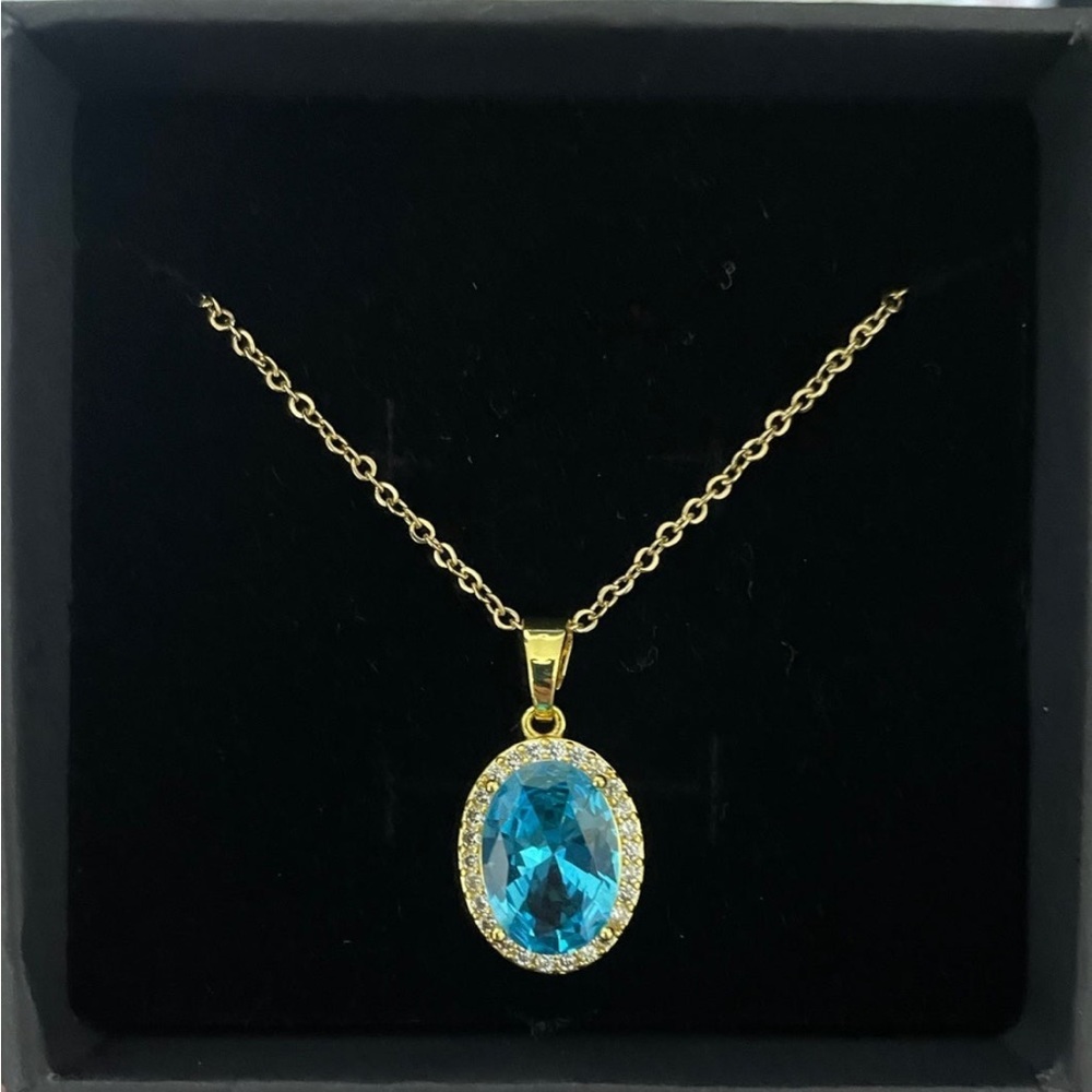 Solitaire Pendant necklace